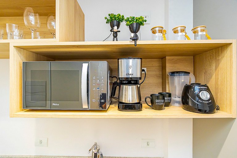 Studio com sacada no Centro - MAN1703