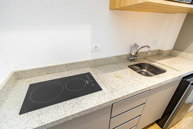 Studio com sacada no Centro - MAN1703