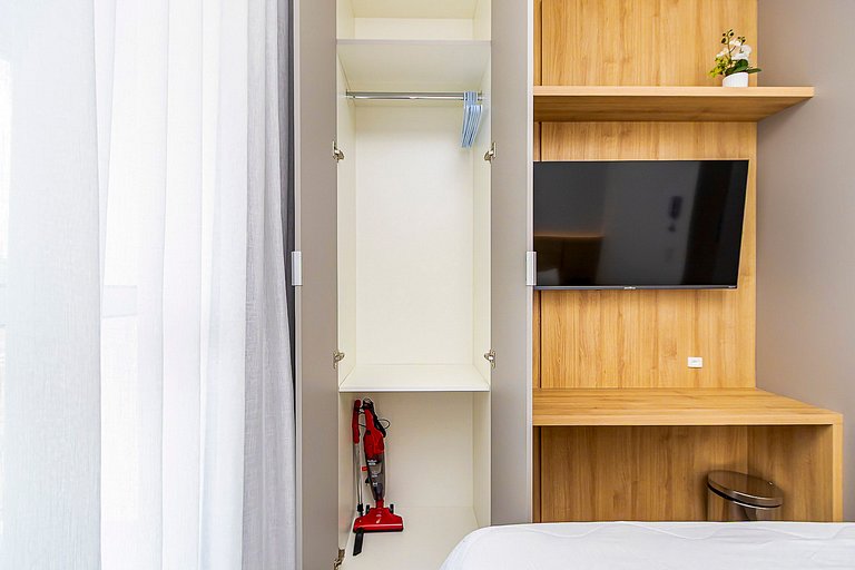 Studio com Sacada no Centro - MAN1706