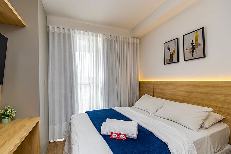 Studio com vista para o Centro de Curitiba-MAN1707