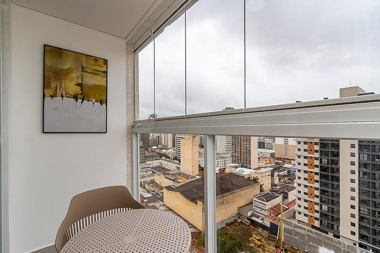 Studio com vista para o Centro de Curitiba-MAN1707