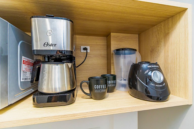 Studio com vista para o Centro de Curitiba-MAN1707