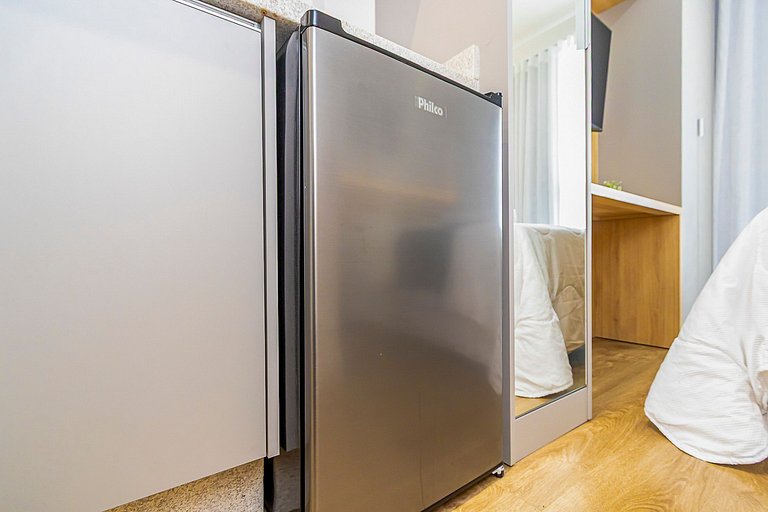 Studio com vista para o Centro de Curitiba-MAN1707