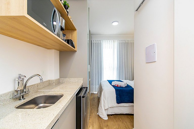 Studio com vista para o Centro de Curitiba-MAN1707