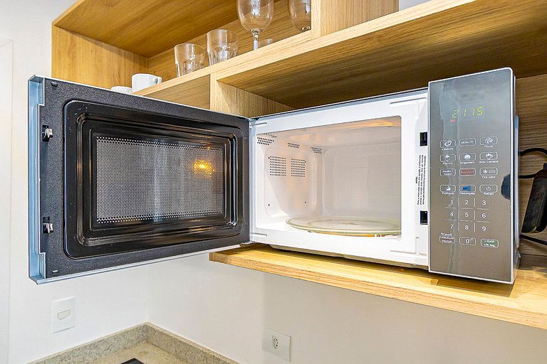 Studio com vista para o Centro de Curitiba-MAN1707