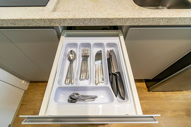 Studio com vista para o Centro de Curitiba-MAN1707