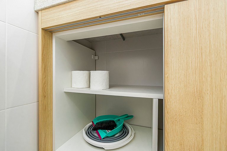 Studio em prédio novo no Centro - MAN1708