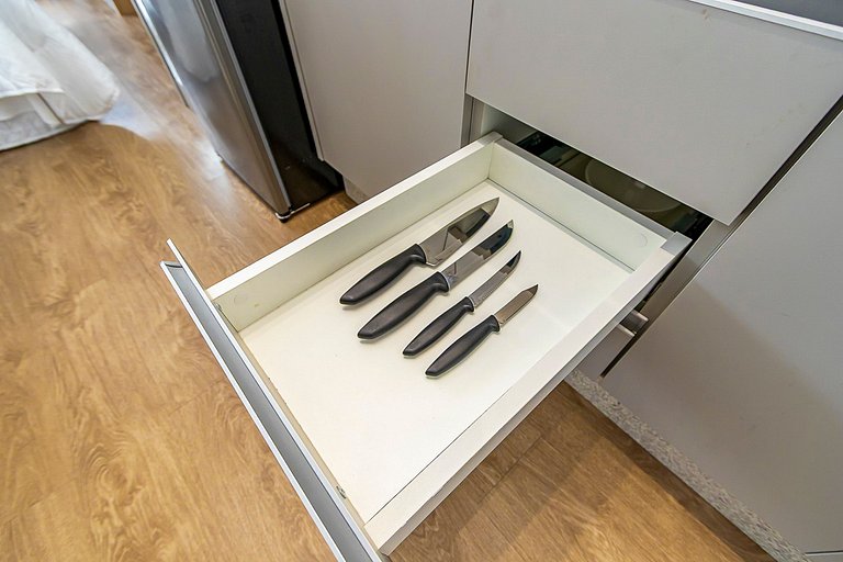 Studio em prédio novo no Centro - MAN1708