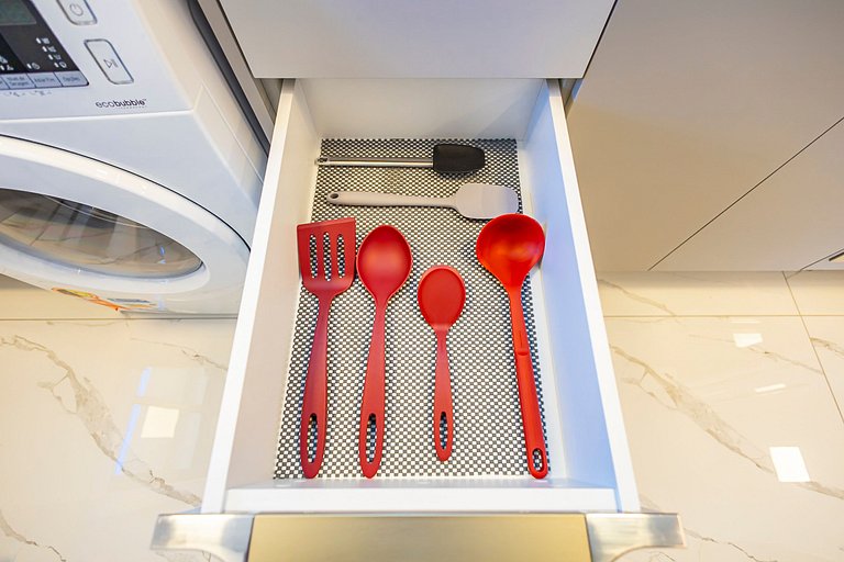 Apto 1Q Completo no Portão c/ Garagem - VIC0804