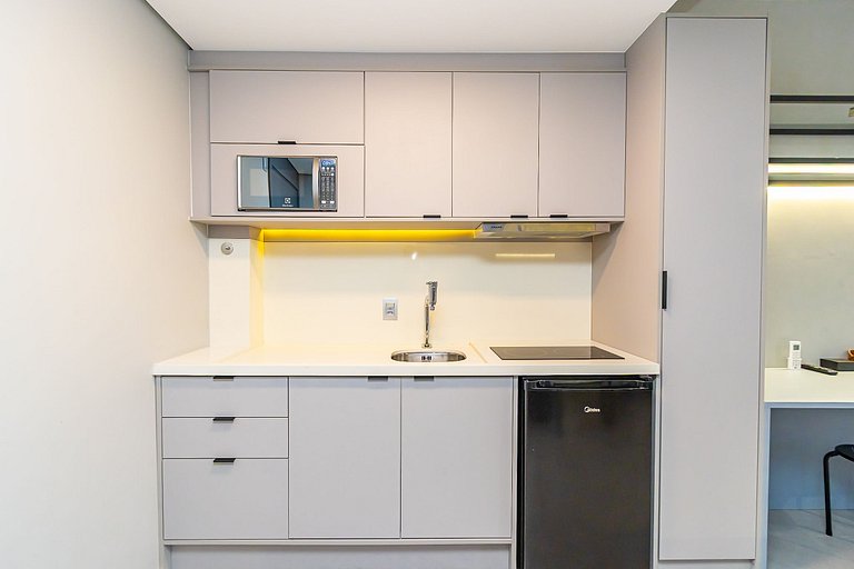 Studio completo no Helbor Stay Batel - HSB0654