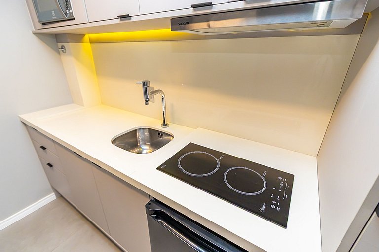 Studio completo no Helbor Stay Batel - HSB0654