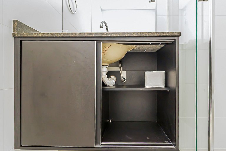 Ap completo p/ 4 pessoas no All Batel - BAT1215