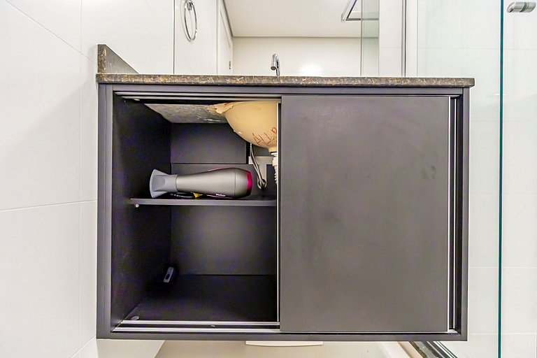 Ap completo p/ 4 pessoas no All Batel - BAT1215