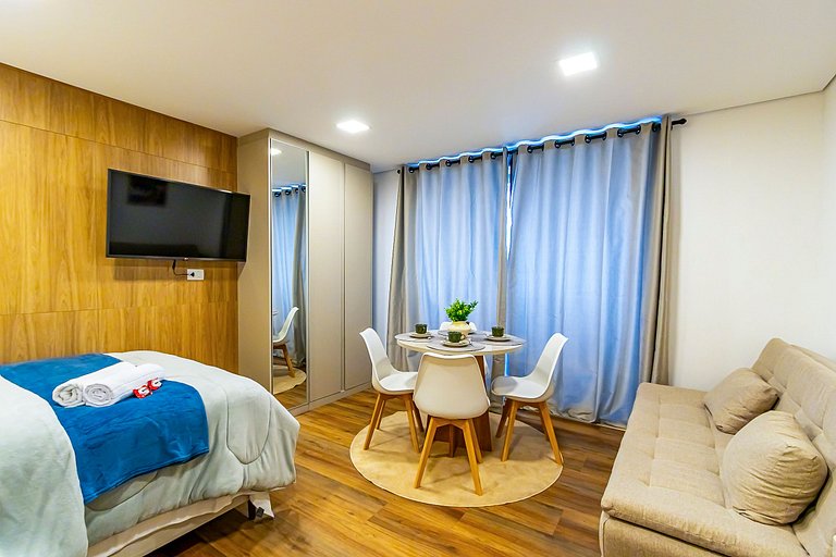 Ap completo p/ 4 pessoas no All Batel - BAT1215