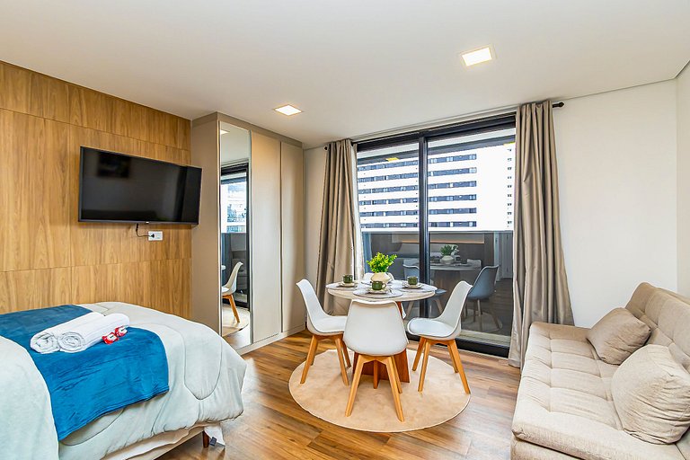 Ap completo p/ 4 pessoas no All Batel - BAT1215