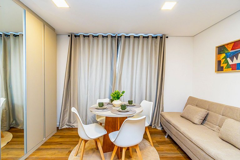 Ap completo p/ 4 pessoas no All Batel - BAT1215