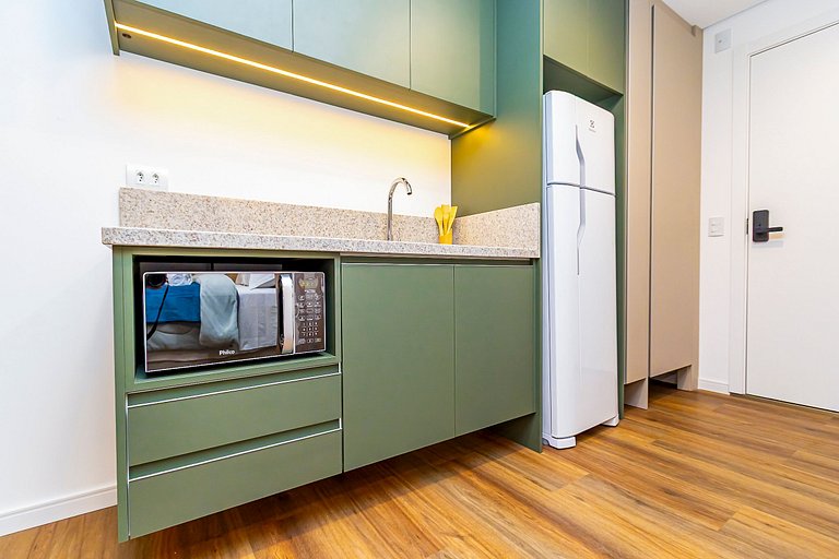 Ap completo p/ 4 pessoas no All Batel - BAT1215