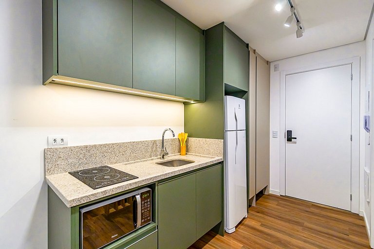 Ap completo p/ 4 pessoas no All Batel - BAT1215