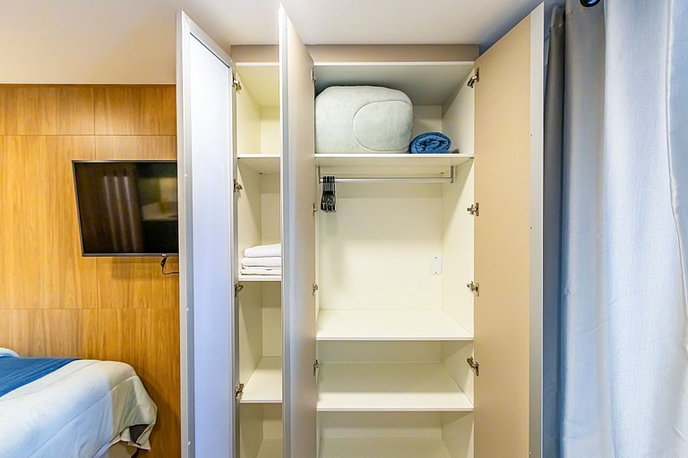 Ap completo p/ 4 pessoas no All Batel - BAT1215