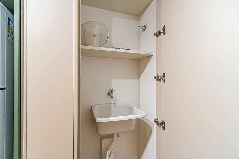 Ap completo p/ 4 pessoas no All Batel - BAT1215