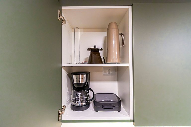 Ap completo p/ 4 pessoas no All Batel - BAT1215