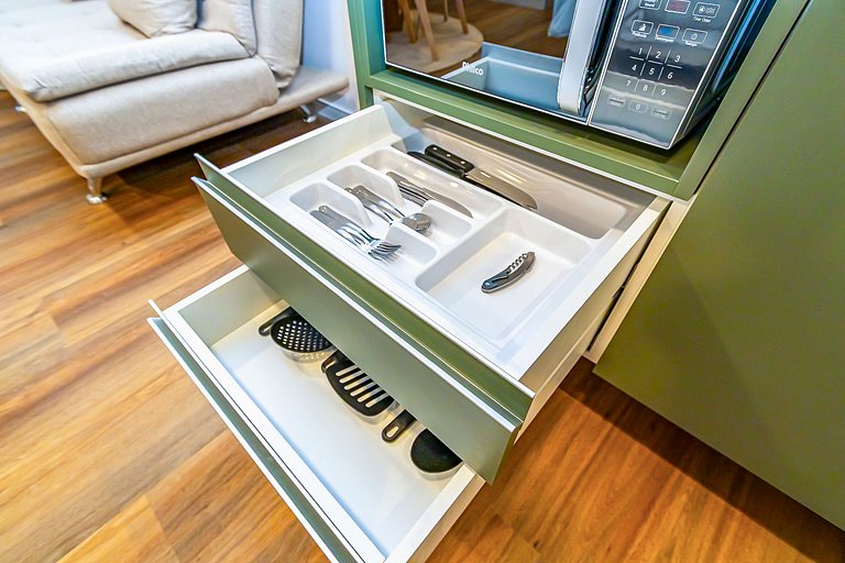 Ap completo p/ 4 pessoas no All Batel - BAT1215