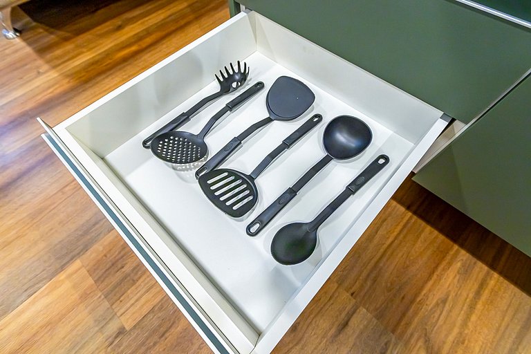 Ap completo p/ 4 pessoas no All Batel - BAT1215