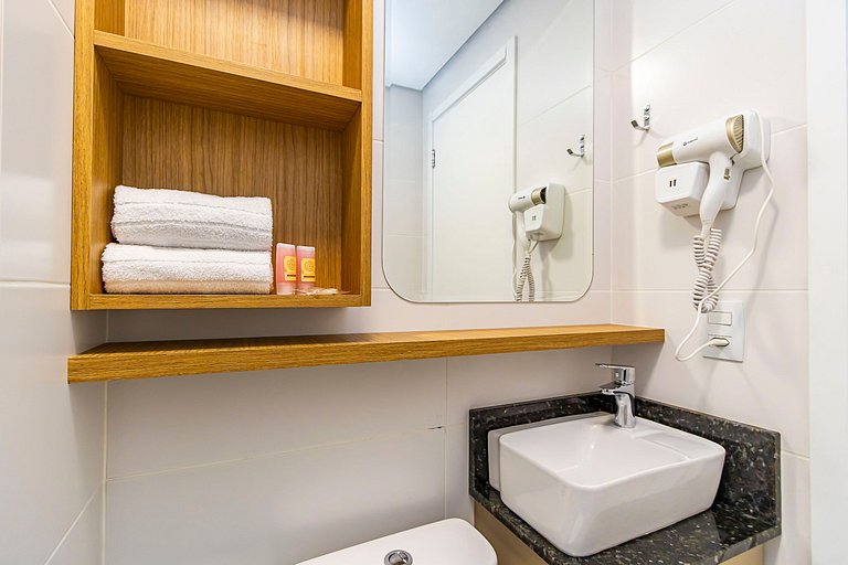 Studio p/ 3 pessoas com Garagem no Centro -IBI1308