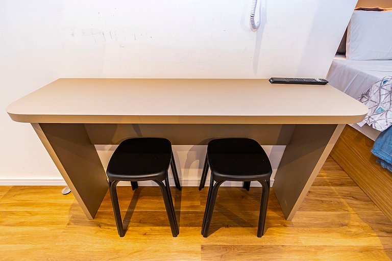 Studio p/ 3 pessoas com Garagem no Centro -IBI1308