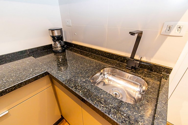 Studio p/ 3 pessoas com Garagem no Centro -IBI1308