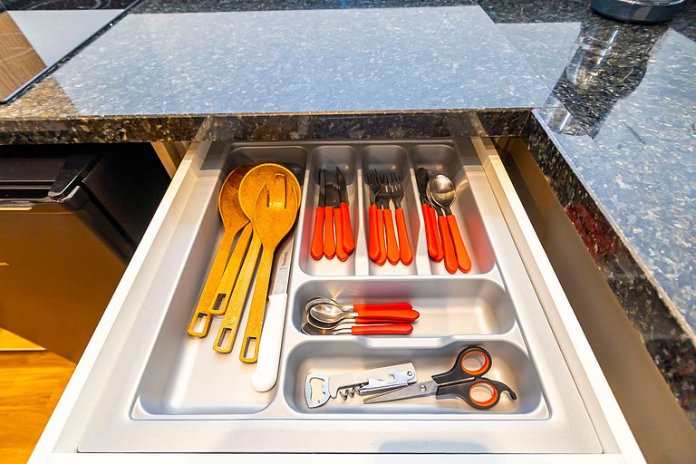 Studio p/ 3 pessoas com Garagem no Centro -IBI1308