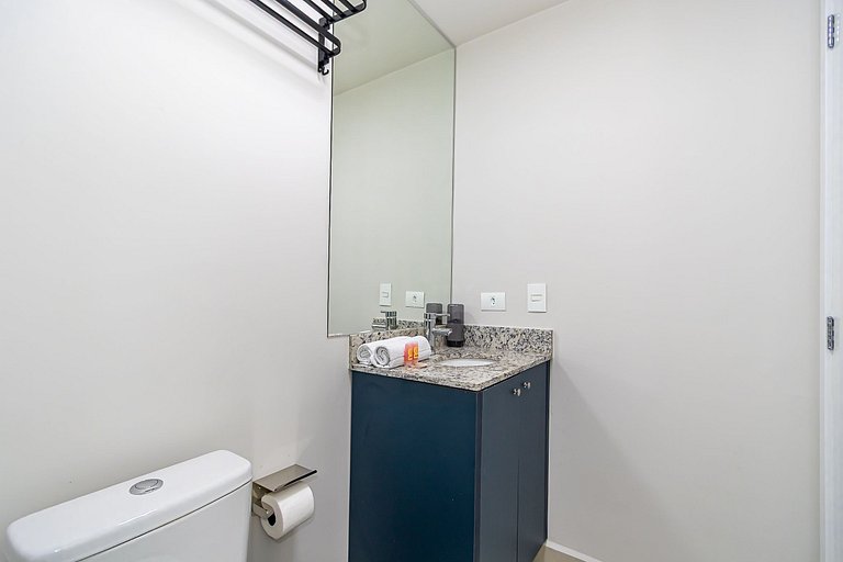 Ap de 1q c/garagem Perto de Tudo - PLU1306