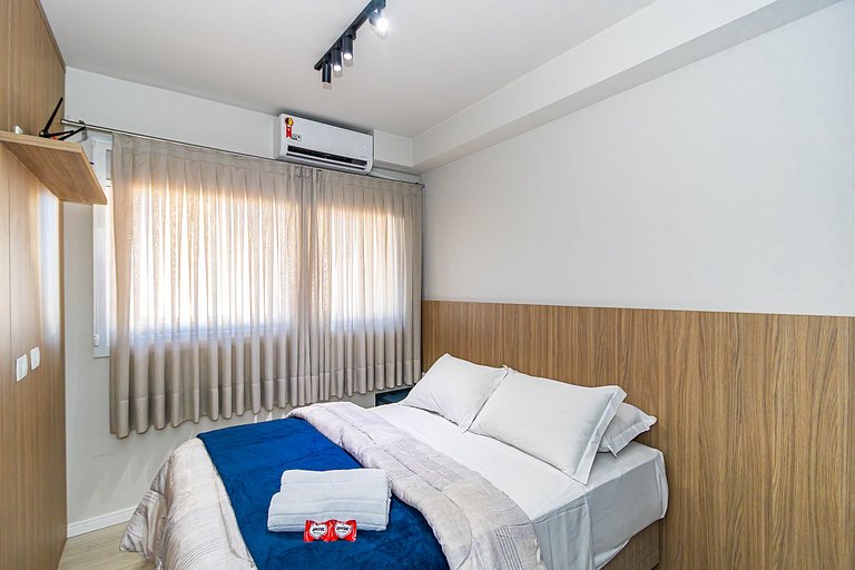 Ap de 1q c/garagem Perto de Tudo - PLU1306