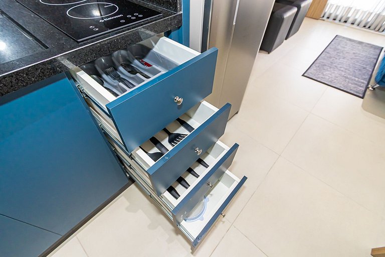 Ap de 1q c/garagem Perto de Tudo - PLU1306