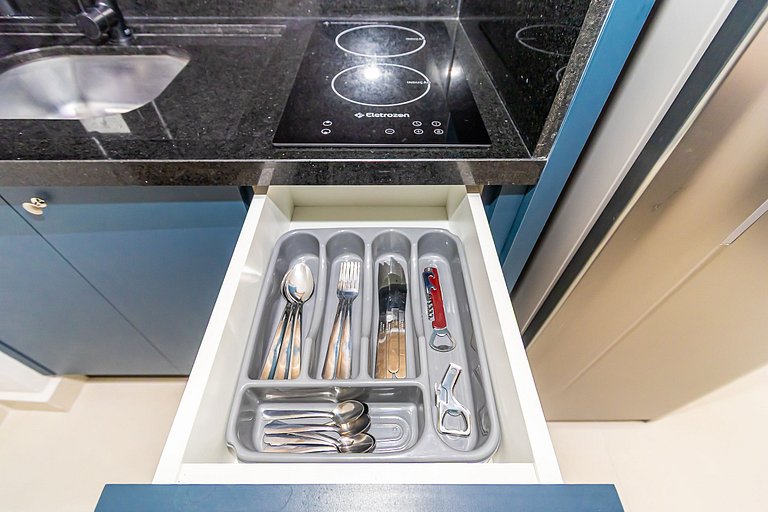 Ap de 1q c/garagem Perto de Tudo - PLU1306