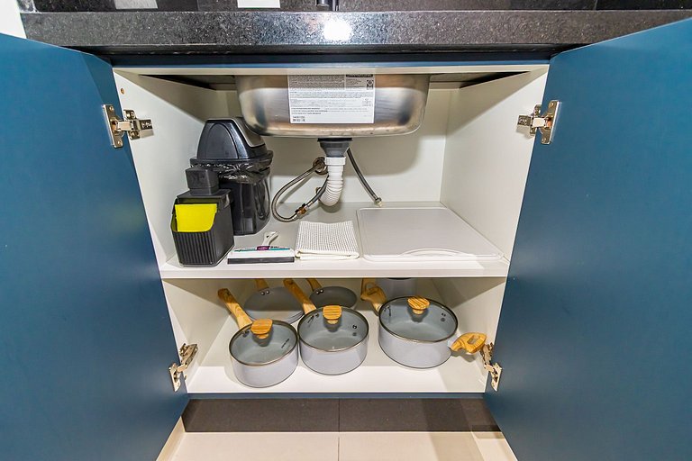 Ap de 1q c/garagem Perto de Tudo - PLU1306