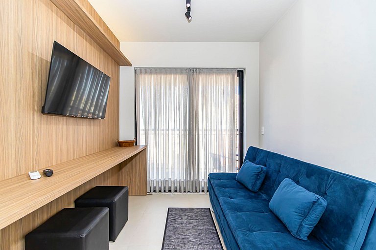 Ap de 1q c/garagem Perto de Tudo - PLU1306