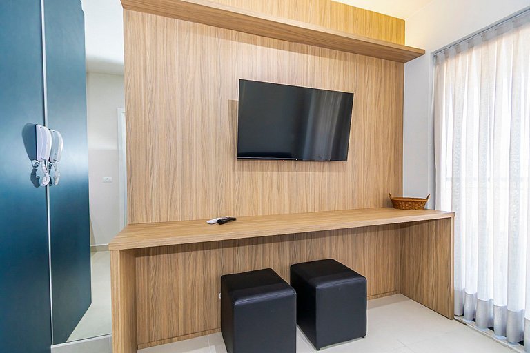 Ap de 1q c/garagem Perto de Tudo - PLU1306