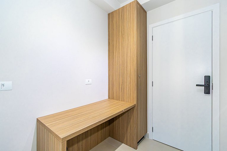 Ap de 1q c/garagem Perto de Tudo - PLU1306