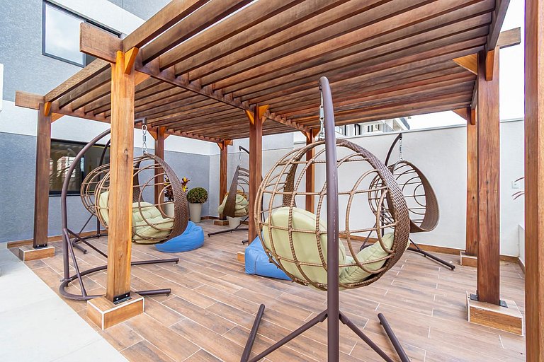 Ap de 1q c/garagem Perto de Tudo - PLU1306