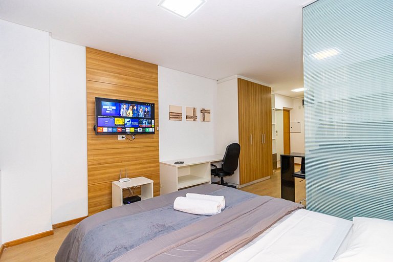 Studio c/ Piscina ao lado da Rua 24 Horas -CON1701