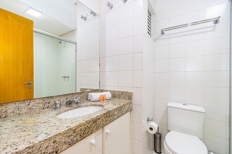 Studio c/ Piscina ao lado da Rua 24 Horas -CON1701