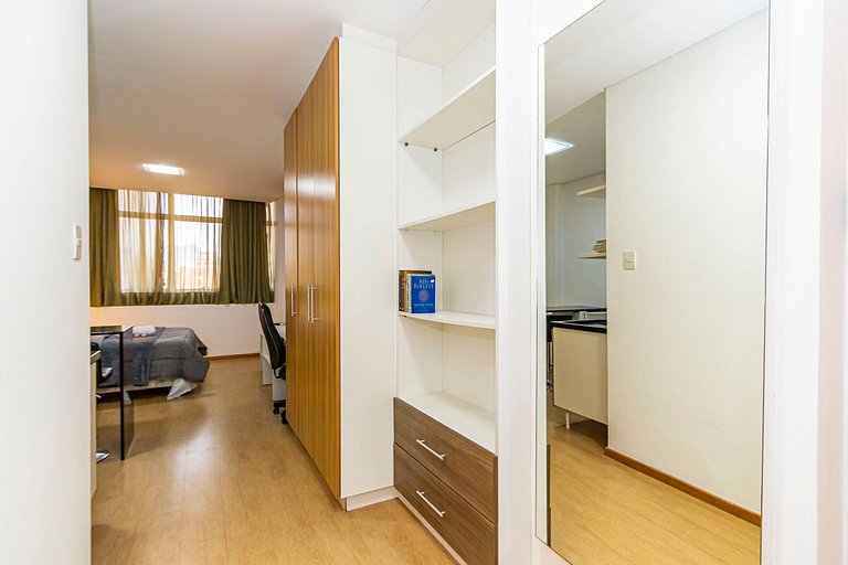 Studio c/ Piscina ao lado da Rua 24 Horas -CON1701