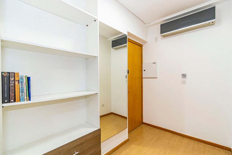 Studio c/ Piscina ao lado da Rua 24 Horas -CON1701