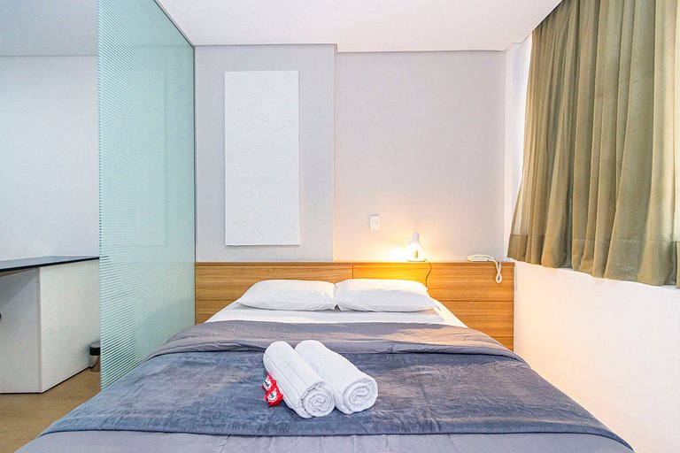 Studio c/ Piscina ao lado da Rua 24 Horas -CON1701