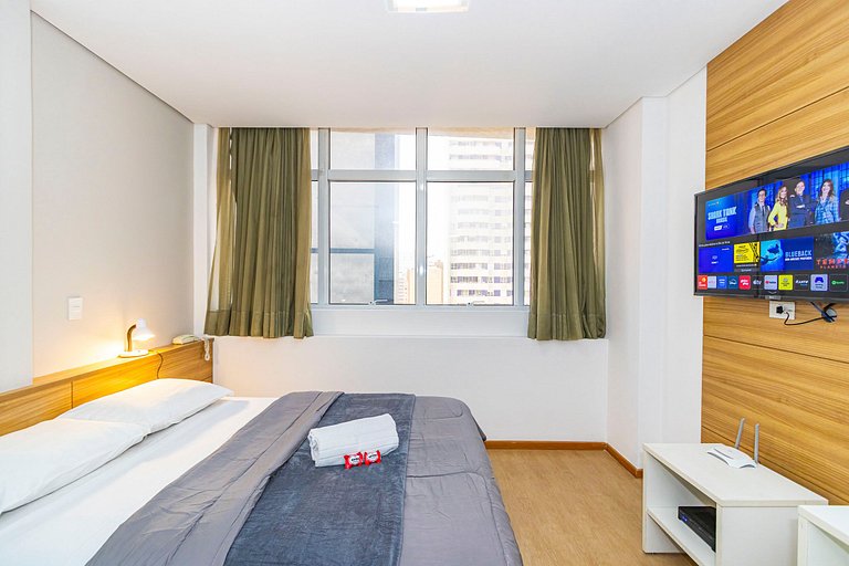 Studio c/ Piscina ao lado da Rua 24 Horas -CON1701