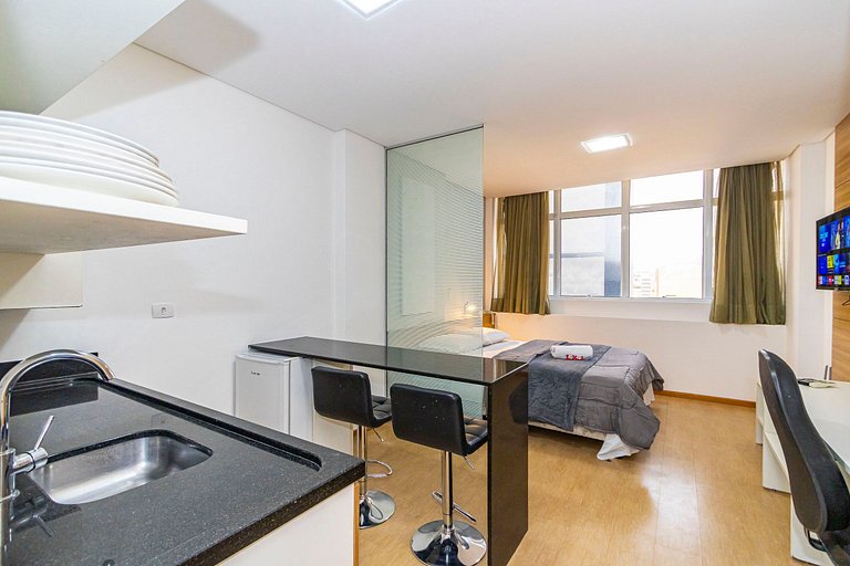 Studio c/ Piscina ao lado da Rua 24 Horas -CON1701