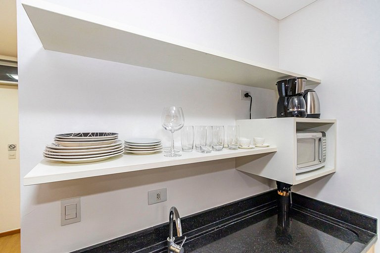 Studio c/ Piscina ao lado da Rua 24 Horas -CON1701