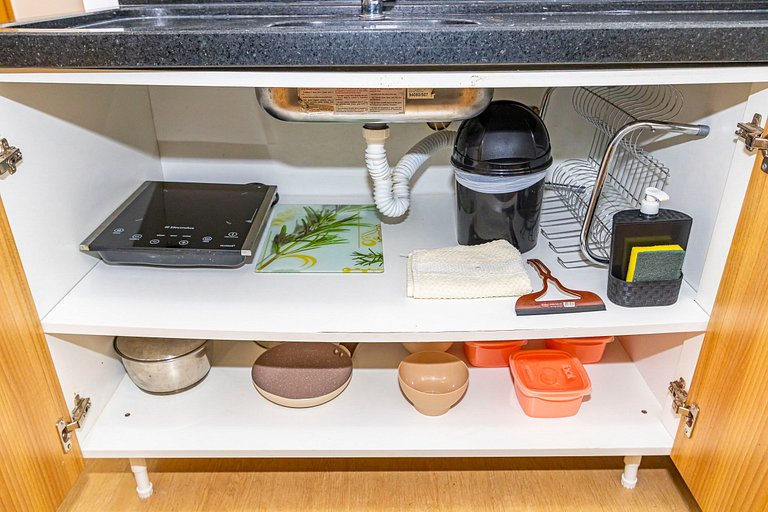 Studio c/ Piscina ao lado da Rua 24 Horas -CON1701