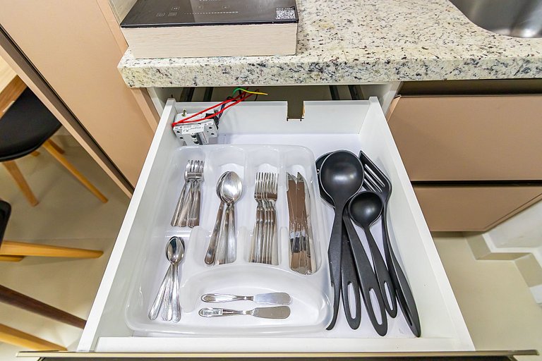 Ap de 1q Super Completo no Bairro Portão -PLU0304